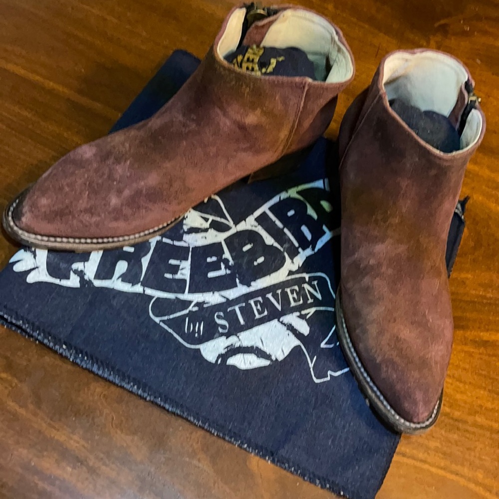 Freebird Onyx Wine Suede Boots NWOT! Size 9
